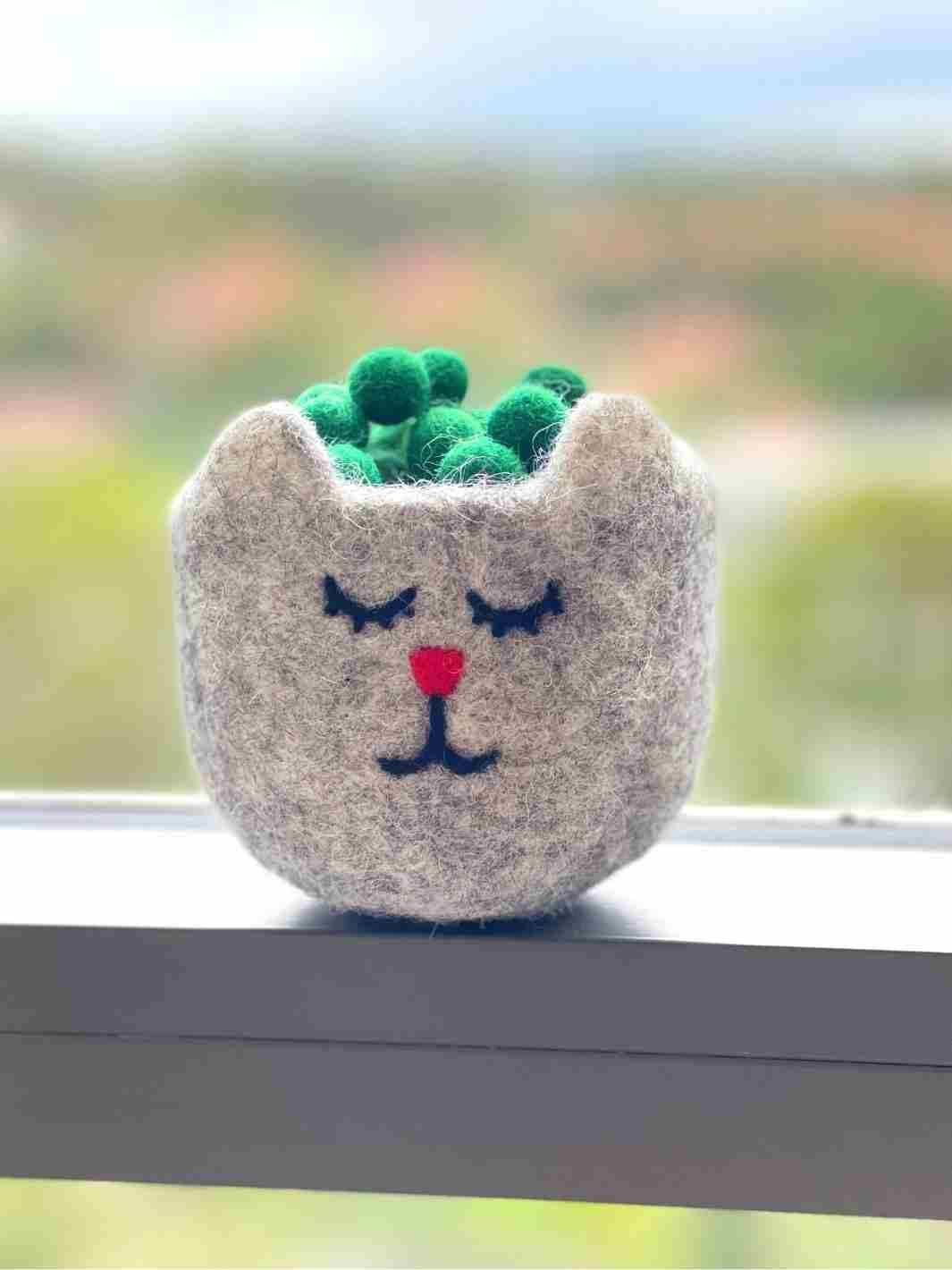 Eco-Friendly Craft Supplies | Wool Felt Balls - 1 cm (Green) | Eco Dog & Cat 